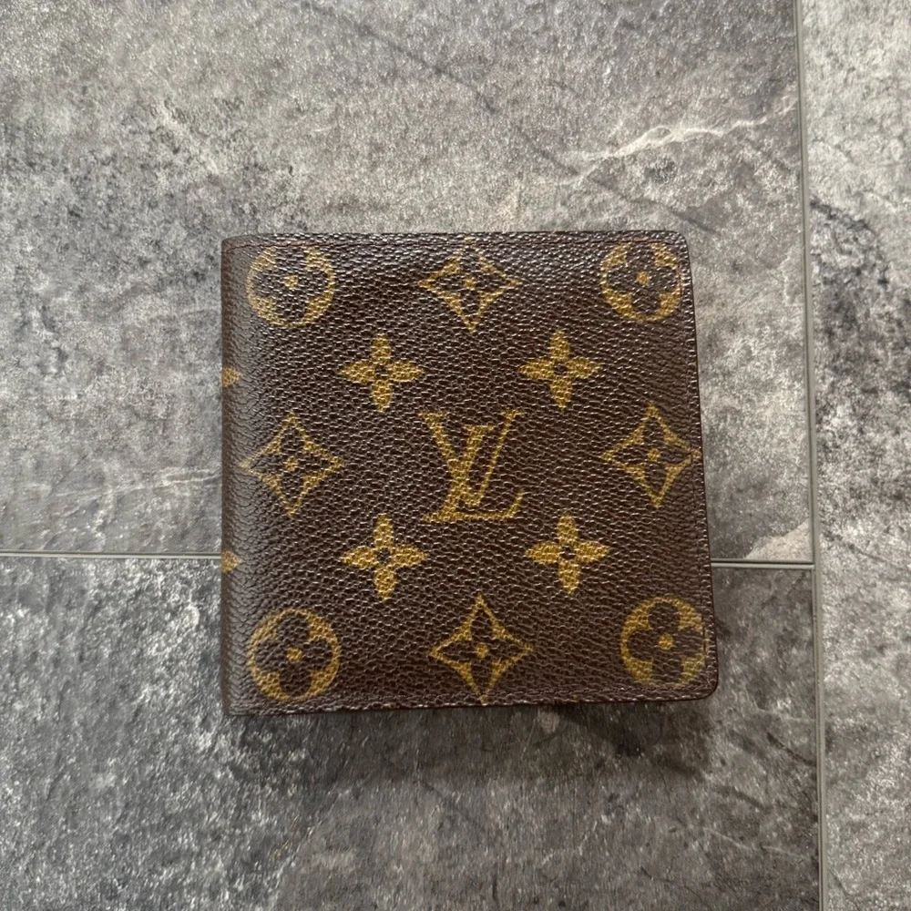 Louis Vuitton LV Monogram Canvas Leather Marco Bifold Vintage Wallet
